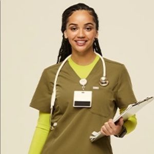 Figs Martini Olive Catarina one pocket scrub top